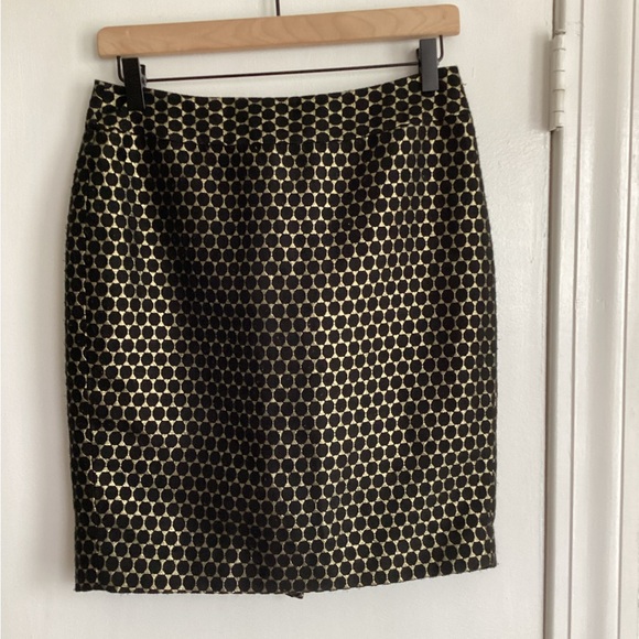 - Ann Taylor LOFT pencil skirt. Black gold above knee size 4p - Picture 1 of 4
